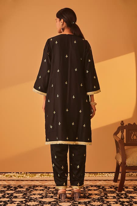BO Tree Aafreen Zari Embroidered Kurta Set 