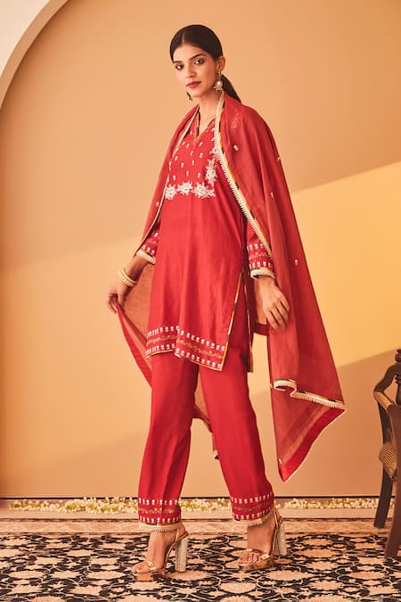 Bo tree Rukhsan Chanderi Embroidered Kurta Set 