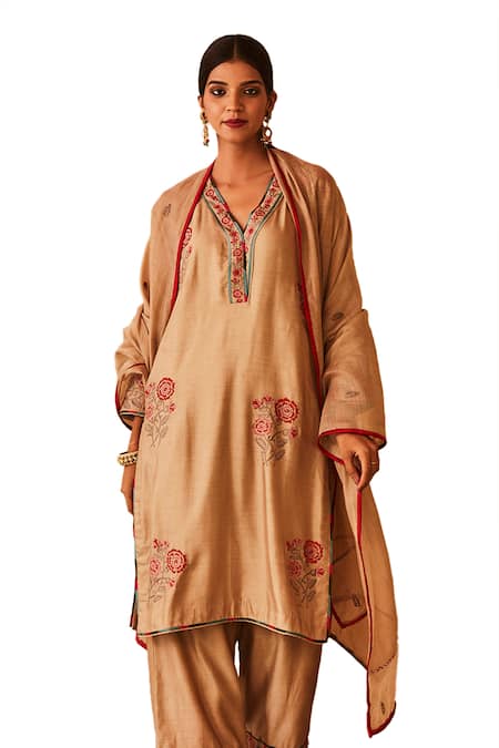 Buy BO Tree Beige Chanderi Embroidery V-neck Mahira Floral Kurta Set Online at Aza Fashions Buy_BO Tree_Beige Chanderi Embroidery V-neck Mahira Floral Kurta Set _Online_at_Aza_Fashions