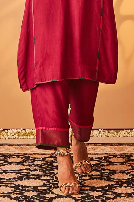 BO Tree_Pink Organza, Silk Embroidery, Zari V-neck Saher E Dil Placement Kurta Set _Online_at_Aza_Fashions