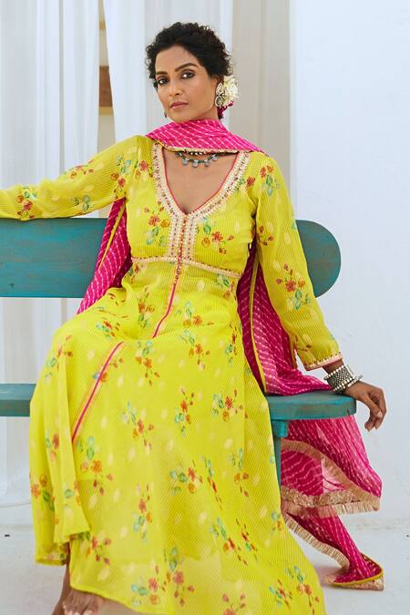 Myaara_Green Tissue, Chanderi, Georgette, Cotton Sequins, Floral Print Kurta Pant Set _at_Aza_Fashions