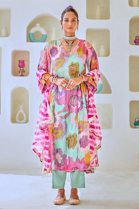 Myaara Floral Print Straight Kurta Pant Set 