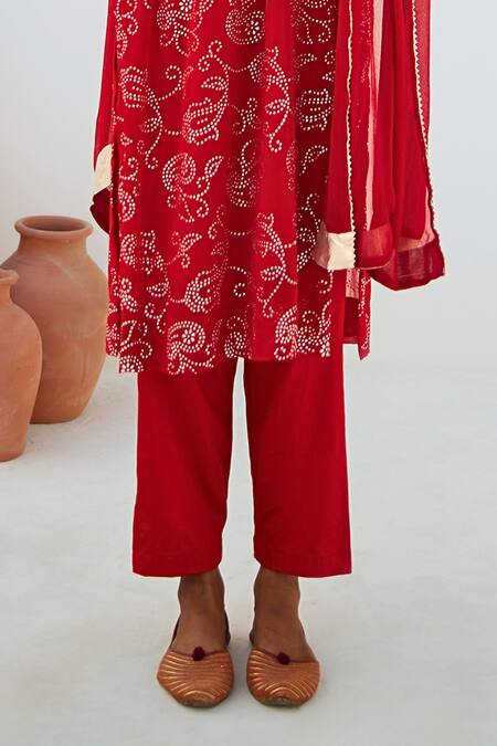 Buy Myaara Red Georgette, Chiffon, Cotton Mirrors, Mukaish Detailed Straight Kurta Pant Set Online at Aza Fashions Buy_Myaara_Red Georgette, Chiffon, Cotton Mirrors, Mukaish Detailed Straight Kurta Pant Set _Online_at_Aza_Fashions