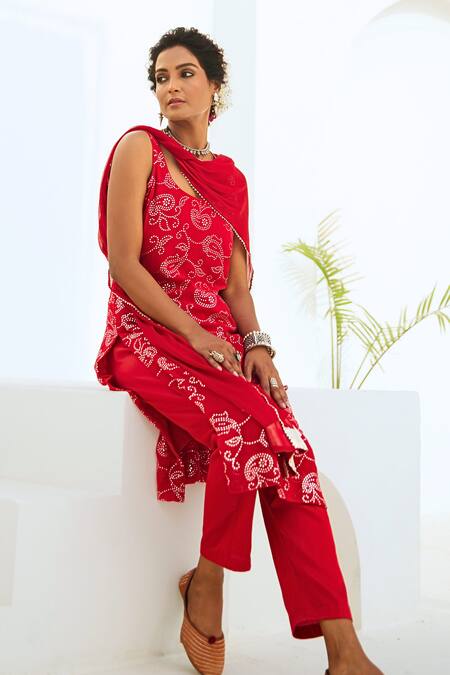 Shop Myaara Red Georgette, Chiffon, Cotton Mirrors, Mukaish Detailed Straight Kurta Pant Set Online at Aza Fashions Shop_Myaara_Red Georgette, Chiffon, Cotton Mirrors, Mukaish Detailed Straight Kurta Pant Set _Online_at_Aza_Fashions