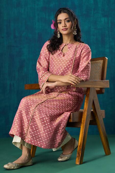 Buy Mushio Pink Chanderi, Gingham, Crepe Lace, Amala Zari Embroidered Kurta And Pant Set Online at Aza Fashions Buy_Mushio_Pink Chanderi, Gingham, Crepe Lace, Amala Zari Embroidered Kurta And Pant Set _Online_at_Aza_Fashions