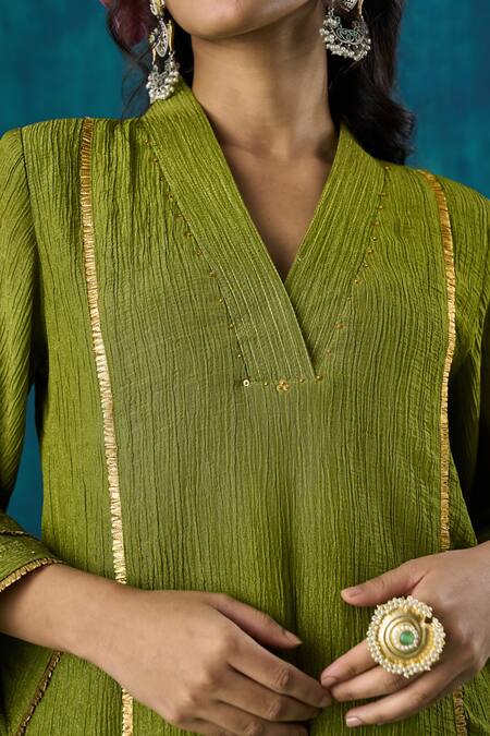 Buy_Mushio_Green Crepe, Cotton, Organza, Silk Jivika Embroidered High Low Kurta And Pant Set 