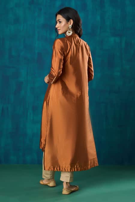 Mushio Sanika Embroidered High Low Kurta & Pant Set 