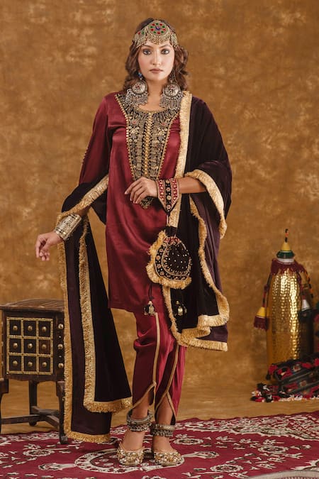 Ekavira Flower Zari Embroidered Potli 