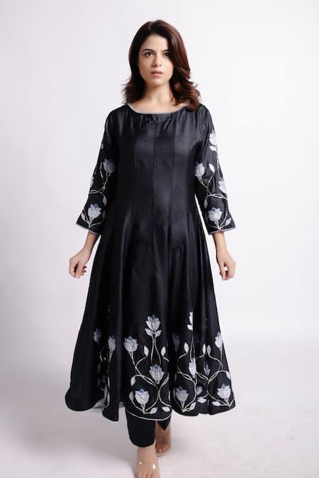 Bihart Ibadatgah Floral Applique Anarkali Pant Set 