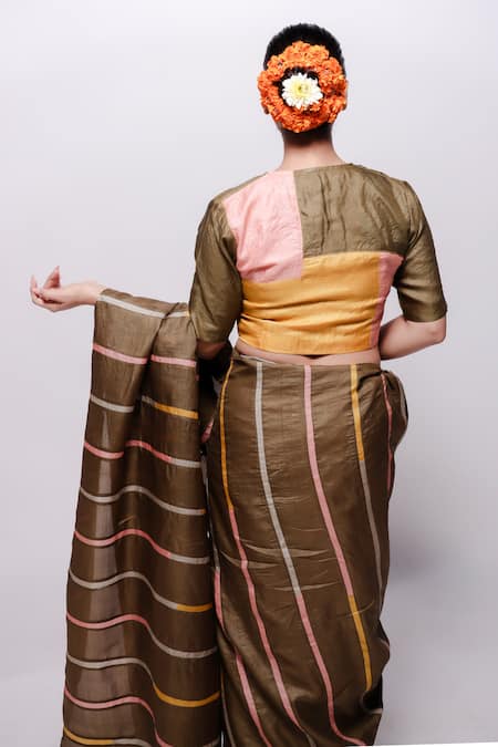 Bihart Rangsaaz Contrast Stripe Pattern Saree With Blouse 