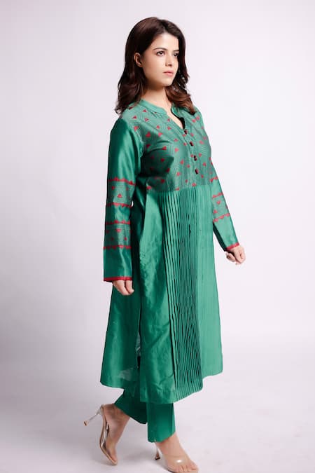 Bihart Tarangini Geometric Thread Embrodiered Kurta & Pant Set 