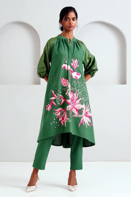 Madder Much Suvi Floral Embroidered Kurta With Pant 