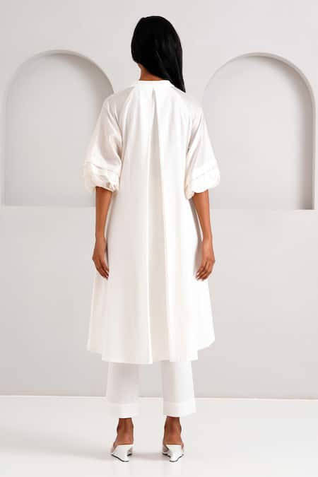 Madder Much Suvi Floral Embroidered Kurta With Pant