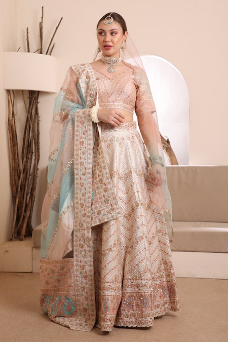 ISHRAM COUTURE Ivory Handwoven Cotton Silk Embroidered Thread V-neck Moksh Floral Lehenga Set 