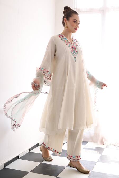 Ishram Couture_Ivory Silk Organza, Handloom Cotton Embroidery Nirav Floral Kurta Pant Set _at_Aza_Fashions