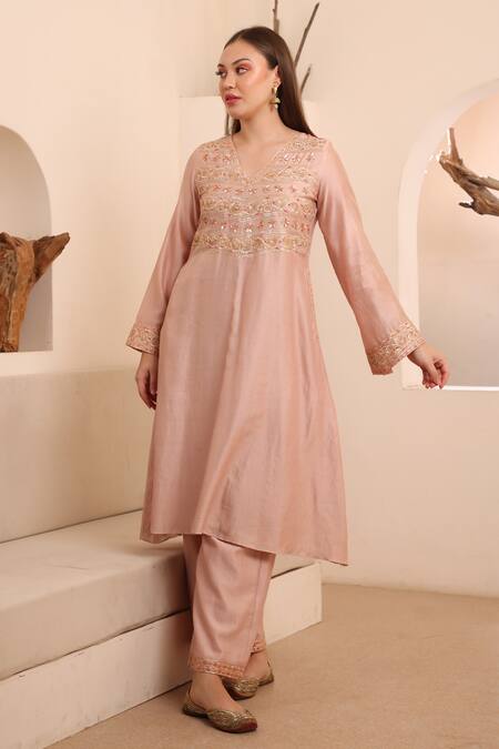 Buy_Ishram Couture_Pink Silk Organza, Handloom Cotton Gota Patti, Tushti Floral Kurta Pant Set 