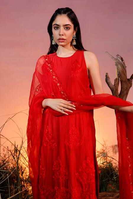 Ishram Couture Red Organza, Chanderi, Handloom Cotton Embroidery Ameya Floral Kurta And Pant Set Online at Aza Fashions Ishram Couture_Red Organza, Chanderi, Handloom Cotton Embroidery Ameya Floral Kurta And Pant Set _Online_at_Aza_Fashions