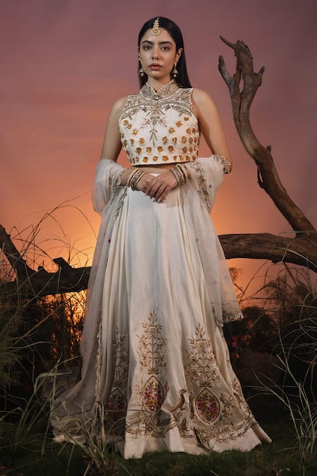 ISHRAM COUTURE Ivory Handwoven Cotton Silk Embroidered Golden Zari Band Sadhvi Lehenga Set 