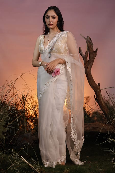 ISHRAM COUTURE Ivory Silk Organza Embroidered Floral Saraswati Saree With Brocade Blouse 