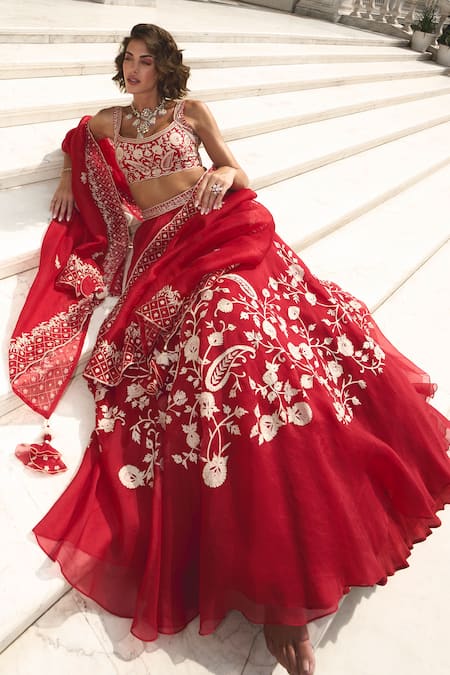 Buy Label Sanya Gulati Red Silk Organza, Linen Embroidery Square Neck Floral Jaal Lehenga Set Online at Aza Fashions Buy_Label Sanya Gulati_Red Silk Organza, Linen Embroidery Square Neck Floral Jaal Lehenga Set _Online_at_Aza_Fashions
