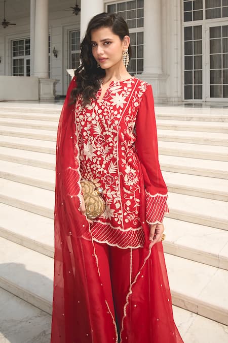 Buy_Label Sanya Gulati_Red Organza, Georgette Embroidery, Zari Split V-neck Kurta Set _Online_at_Aza_Fashions