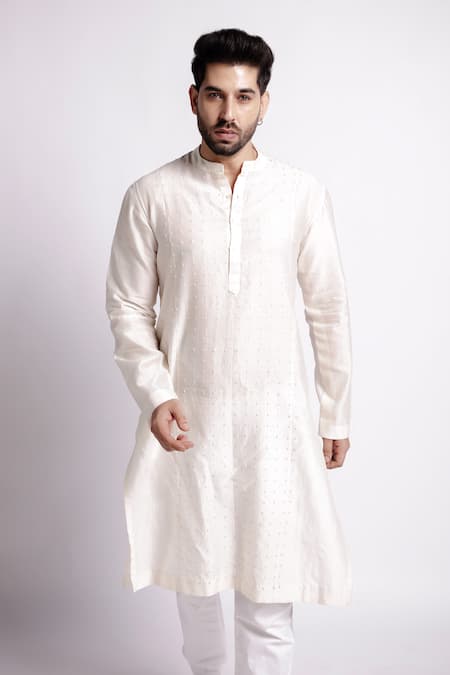 Bihart Anantha Chanderi Aari Embroidered Kurta 