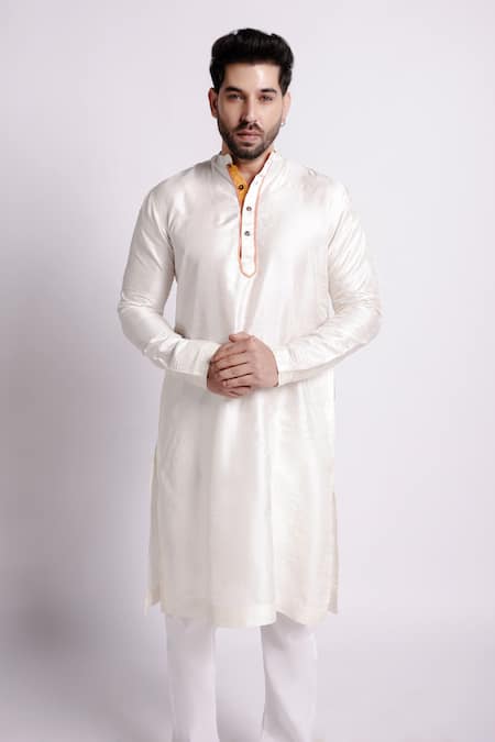 Bihart Anantha Solid Pintuck Kurta 