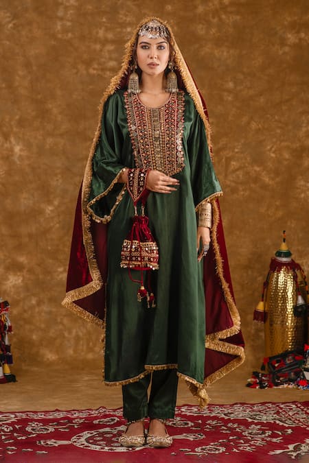 Ekavira Tribal Floral Embroidered Potli 