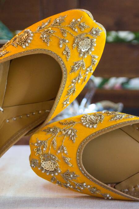 Amaryllis For Her Yellow Sequin Phillauri Gul Vine Embroidered Juttis at Aza Fashions Amaryllis For Her_Yellow Sequin Phillauri Gul Vine Embroidered Juttis_at_Aza_Fashions