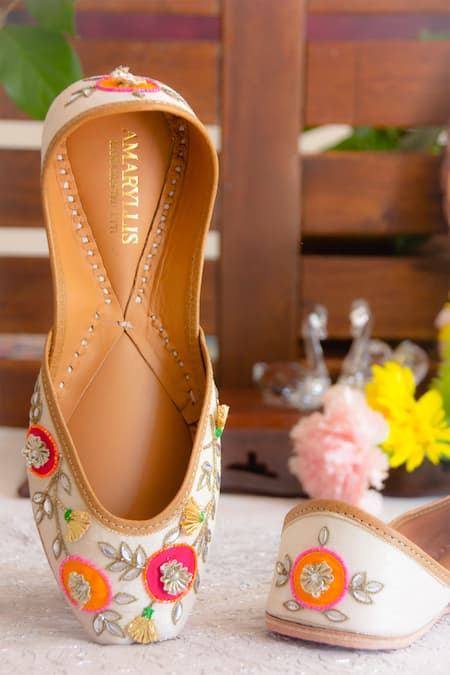 Amaryllis For Her Off White Gota Phulkari Embroidered Juttis 