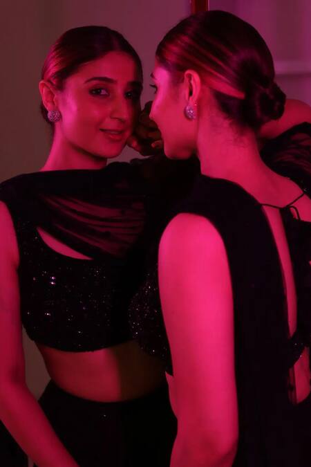 Label Shristi Chetani Black Net, Crepe Sweetheart Neck Hand Embroidered Blouse Lehenga Set at Aza Fashions Label Shristi Chetani_Black Net, Crepe Sweetheart Neck Hand Embroidered Blouse Lehenga Set_at_Aza_Fashions