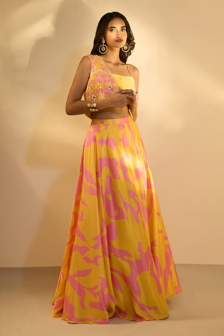 Shop Ariyana By Aza Yellow Silk Mirrors, Embroidery, Sequins Square Printed Lehenga Set With Jacket Shop_Ariyana By Aza_Yellow Silk Mirrors, Embroidery, Sequins Square Printed Lehenga Set With Jacket