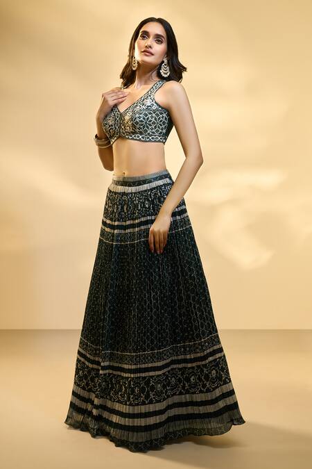 Aariyana Couture Green Silk, Muslin, Net Embroidery V-neck Printed And Pleated Lehenga Set at Aza Fashions Aariyana Couture_Green Silk, Muslin, Net Embroidery V-neck Printed And Pleated Lehenga Set _at_Aza_Fashions