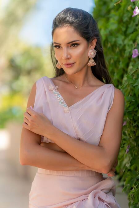 Buy_Itsish_Pink Chiffon Embroidery V-neck Aruba Hand Top With Ruffle Skirt 