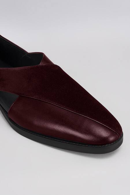 Buy_Bubber Couture_Burgundy Felix Criss Cross Peshawari Sandal _Online_at_Aza_Fashions