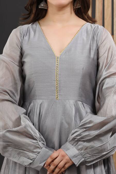 Shop_Suti Kapda_Grey Chanderi Gota Patti V-neck Embroidered Flared Gown 