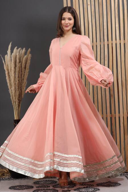 Suti Kapda_Peach Chanderi Gota Patti V-neck Lace Embroidered Flared Gown _Online_at_Aza_Fashions