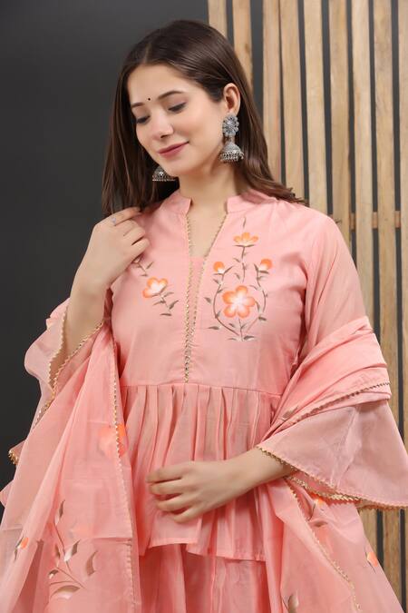 Buy_Suti Kapda_Peach Chanderi Embroidery, Gota Patti Bandeau Neck Lehenga Set 