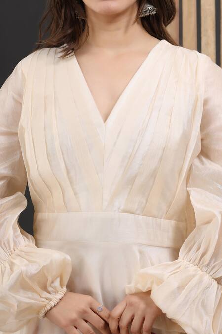 Suti Kapda_Off White Chanderi V-neck Leaf Hand Painted Gown _at_Aza_Fashions