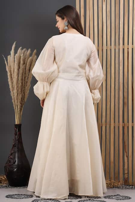 Suti Kapda Chanderi Leaf Hand Painted Gown 