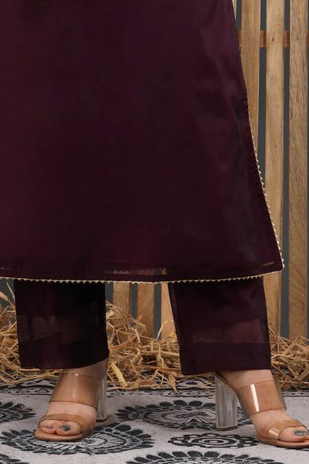 Suti Kapda_Wine Chanderi Gota Patti Split V-neck Embroidered Kurta And Pant Set _Online_at_Aza_Fashions