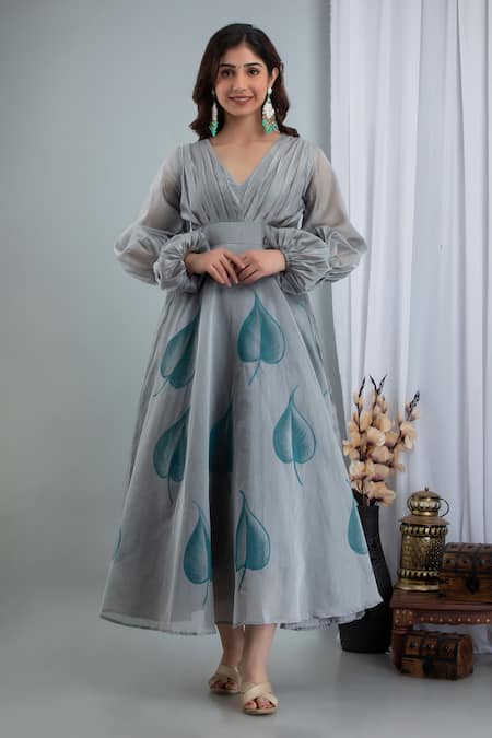 SUTI KAPDA Grey Chanderi Hand Painted Leaf Motifs V Neck Gown 