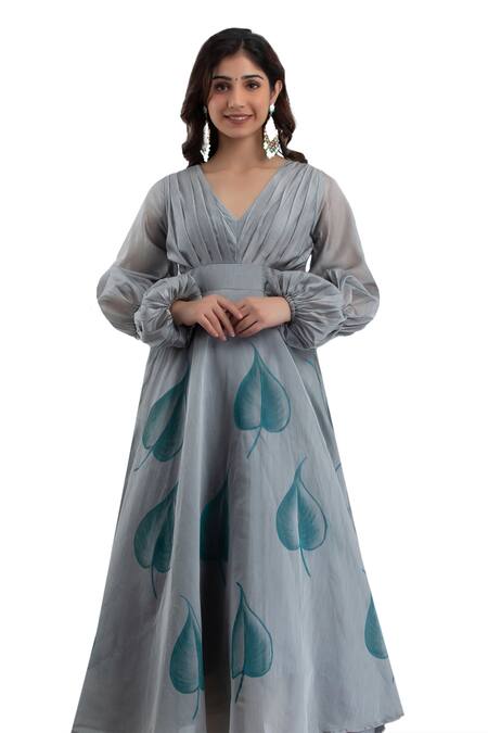 Suti Kapda_Grey Chanderi Hand Painted Leaf Motifs V Neck Gown _at_Aza_Fashions