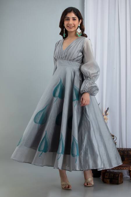 Buy_Suti Kapda_Grey Chanderi Hand Painted Leaf Motifs V Neck Gown 