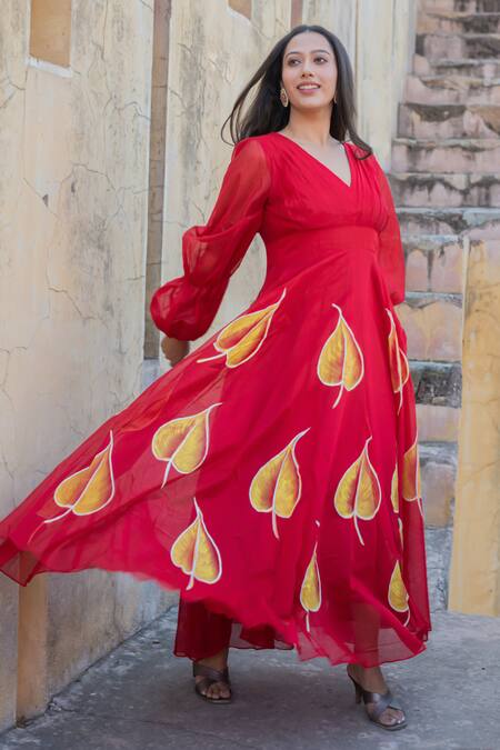 Suti Kapda Red Chanderi Embroidery V-neck Leaf Motif Hand Painted Gown Online at Aza Fashions Suti Kapda_Red Chanderi Embroidery V-neck Leaf Motif Hand Painted Gown _Online_at_Aza_Fashions