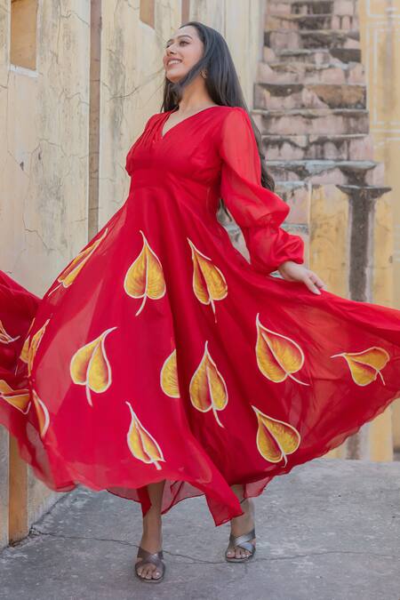 Buy Suti Kapda Red Chanderi Embroidery V-neck Leaf Motif Hand Painted Gown Online at Aza Fashions Buy_Suti Kapda_Red Chanderi Embroidery V-neck Leaf Motif Hand Painted Gown _Online_at_Aza_Fashions