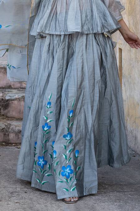 Suti Kapda_Grey Chanderi Embroidery V-neck Floral Hand Painted Lehenga Set _Online_at_Aza_Fashions