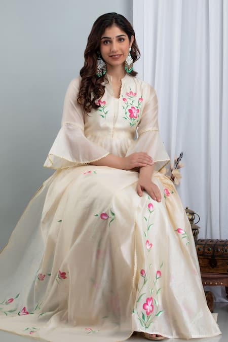 Buy Suti Kapda Off White Chanderi Gota Patti Mandarin Collar Hand Painted Lehenga Set Buy_Suti Kapda_Off White Chanderi Gota Patti Mandarin Collar Hand Painted Lehenga Set
