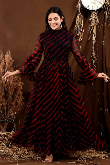 SUTI KAPDA Leheriya Pattern Bell Sleeves Gown 