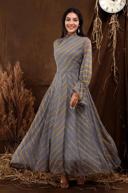 Suti Kapda_Grey Chiffon High Neck Leheriya Wave Pattern Bell Sleeves Gown _Online_at_Aza_Fashions